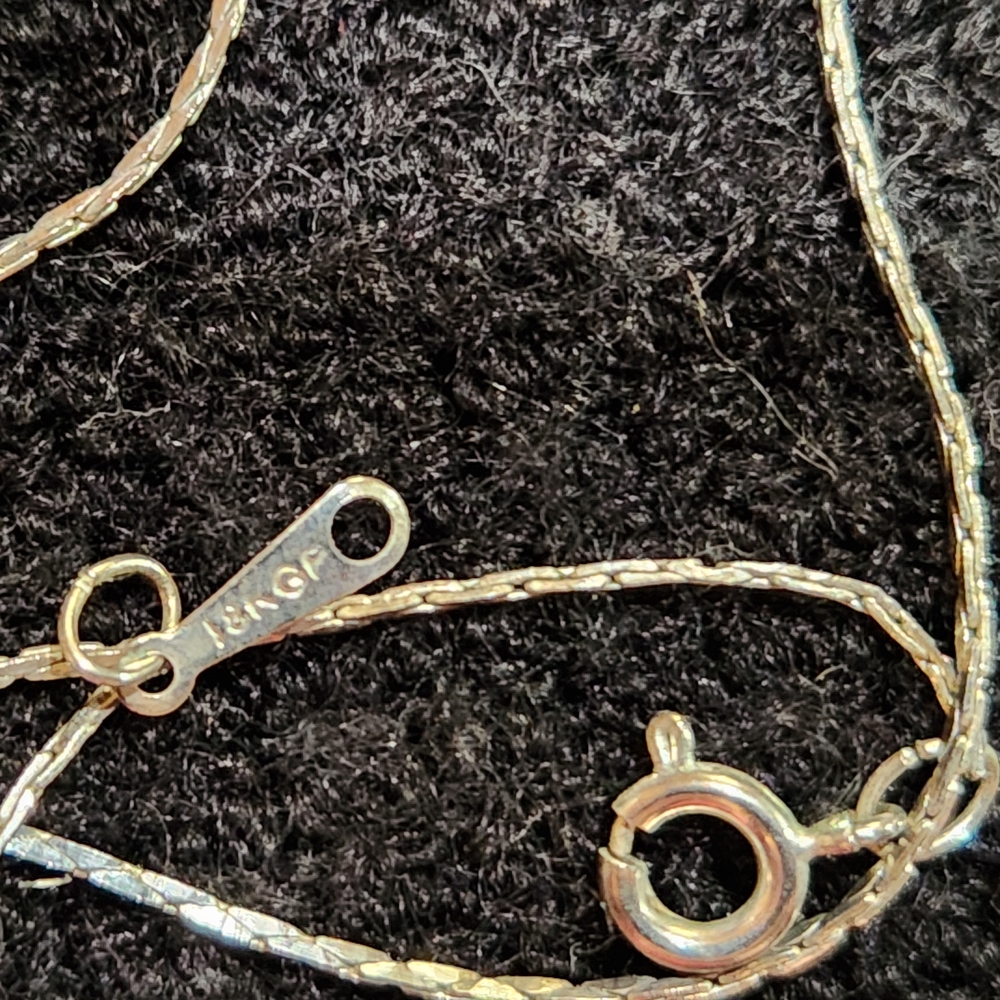 Elegant Gold Chain Necklace